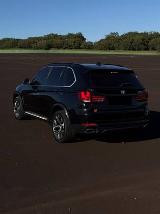 BMW X5 3.0 4X4 30D I6 TURBO DIESEL 4P AUTOMÁTICO BMW X5 3.0 4X4 30D I6 TURBO DIESEL 4P AUTOMÁTICO